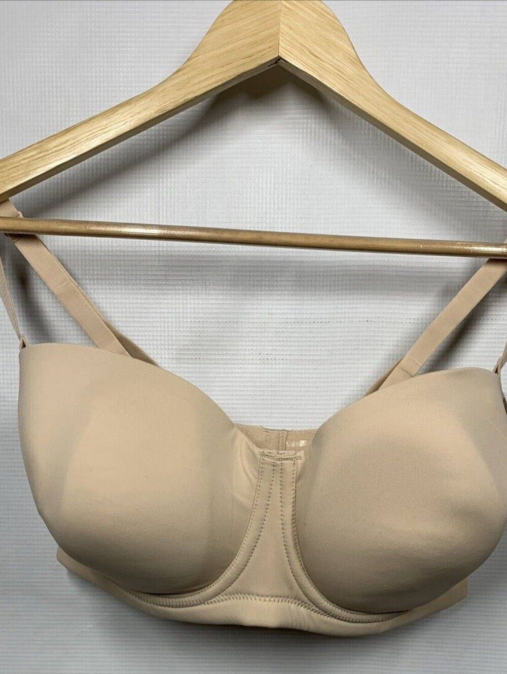 Women's Red Carpet Strapless Bra Solid Beige Underwired Size 36DDD Full Coverage
